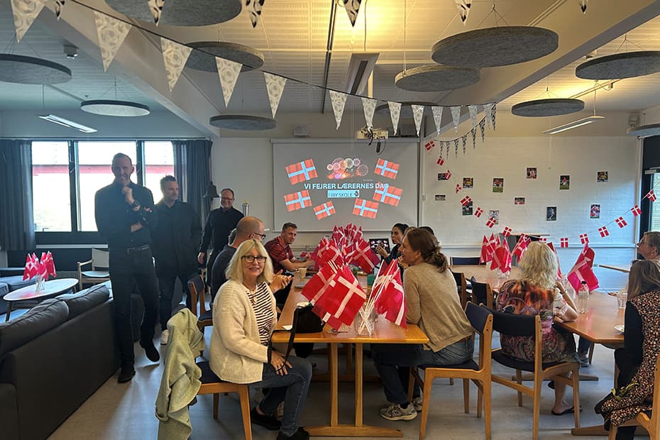 Overraskelse på Ejby Skole: Lærerne blev fejret på Lærernes Dag